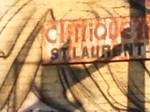 Schild an einer Hauswand 'Clinique St. Laurent'. Foto: Paul Morf Gronert