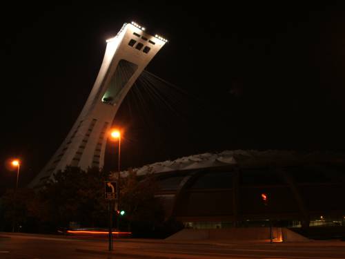Das Olympiastadion bei Nacht. Foto: Paul Morf Gronert